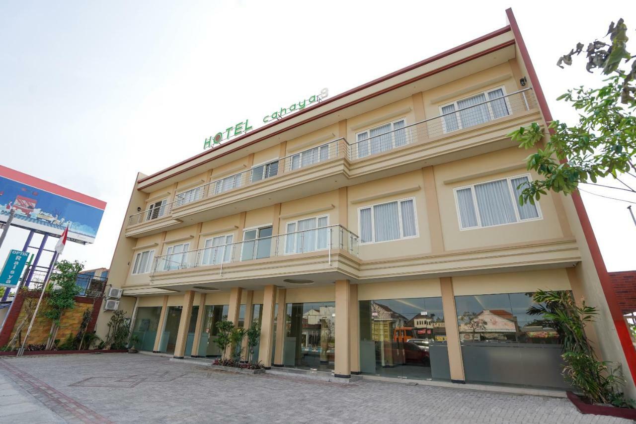 Oyo 1330 Hotel Cahaya 3 Surabaya Exterior foto